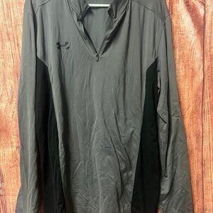Under Armour 1/4 zip long sleeve size XL (049)